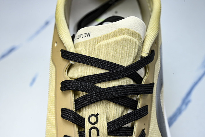ON CLOUDMONSTER 3 HYPER LOW-TOP RUNNING SHOES YELLOW/BLACK/YELLOW