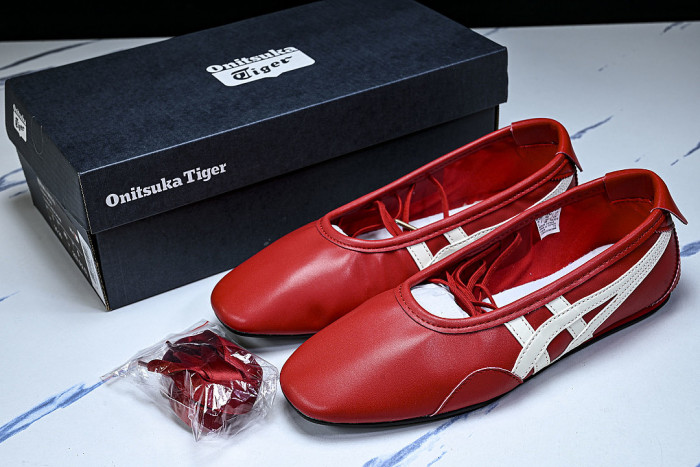 1182A704-600 GYMNARINA CLASSIC RED/CREAM