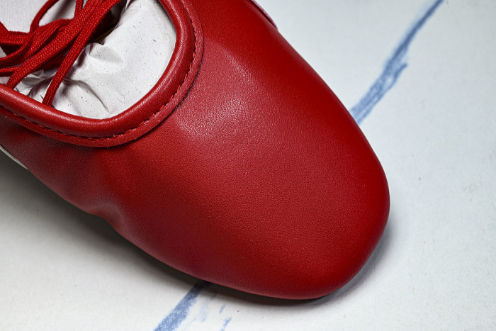 1182A704-600 GYMNARINA CLASSIC RED/CREAM
