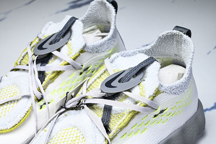 IR2176-100 MIND 002 FLYKNIT WHITE/DARK GREY/PURE PLATINUM/WOLF GREY/BARELY VOLT