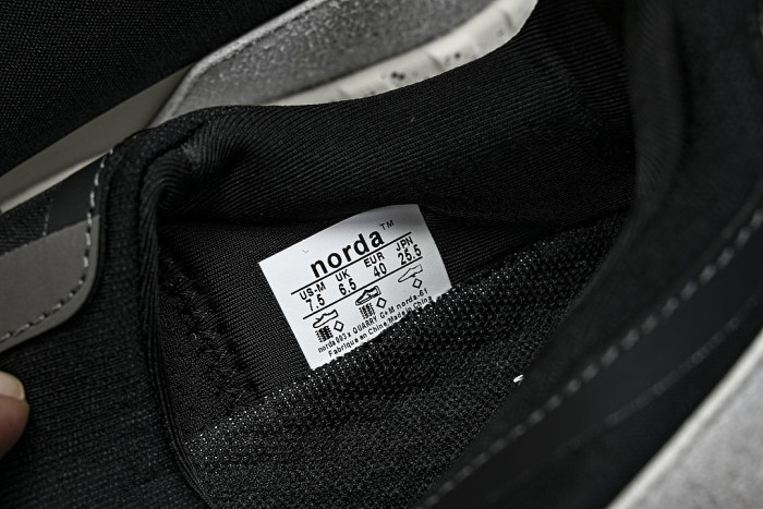 WEAR-RESISTANT CASUAL RUNNING SHOES BLACK/GREY/WHITE
