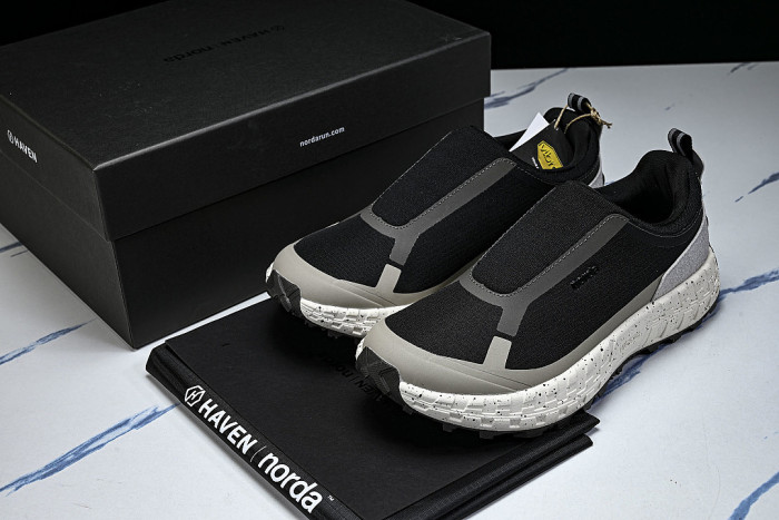 WEAR-RESISTANT CASUAL RUNNING SHOES BLACK/GREY/WHITE