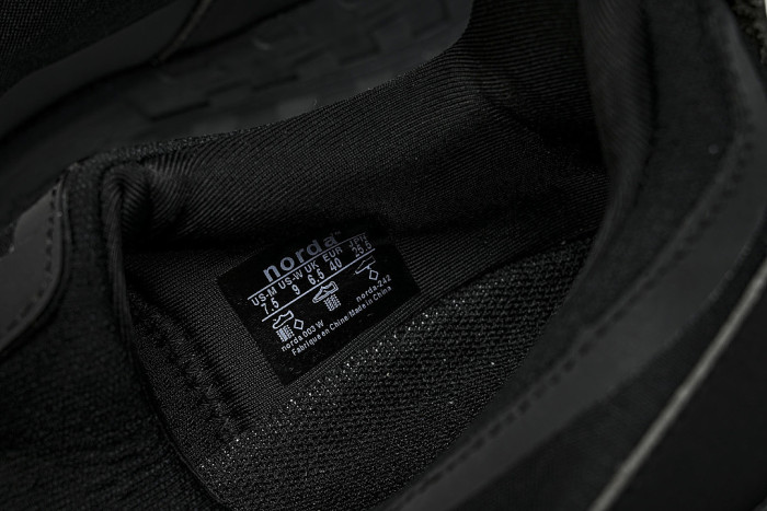 WEAR-RESISTANT CASUAL RUNNING SHOES BLACK/BLACK/BLACK