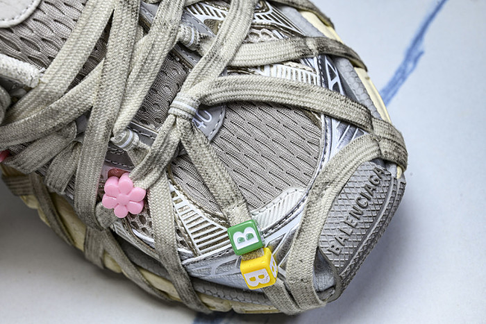 W3XBD9188 3XL EXTREME LACES FASHIONABLE RUNNING SHOES BEIGE/SILVER