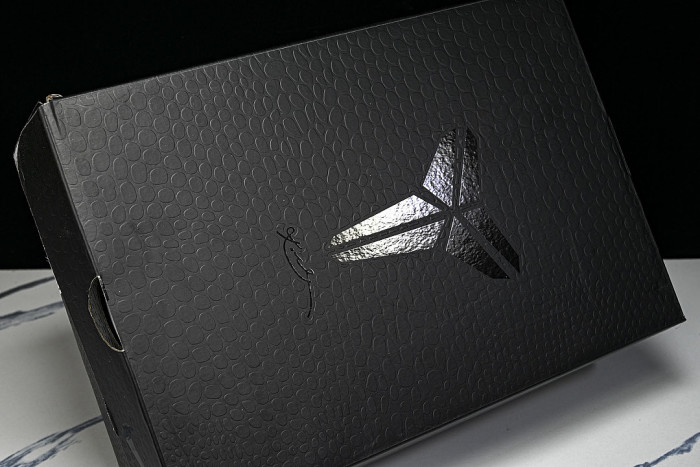 IU4902-900 KOBE 11 PROTRO MULTI-COLOR/MULTI-COLOR