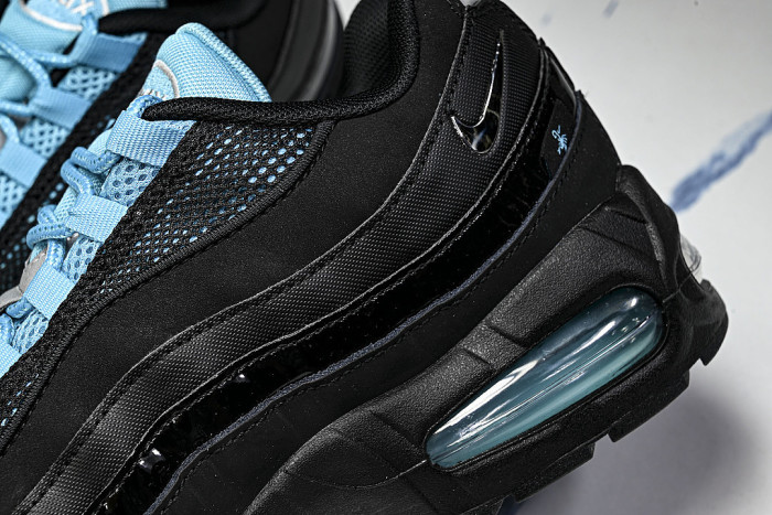IM4691-001 AIR MAX 95 BLACK/CHROME/GAMMA BLUE/METALLIC SILVER