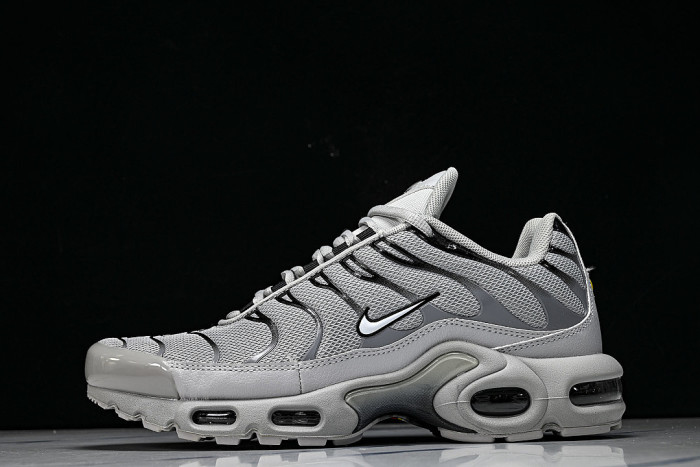 852630-021 AIR MAX PLUS WOLF GREY/BLACK-WHITE