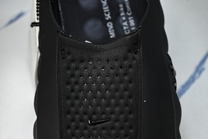 HQ4307-005 MIND 001 SLIDE BLACK/ANTHRACITE/COOL GREY