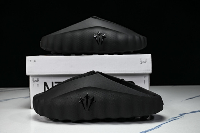 HQ4307-005 MIND 001 SLIDE BLACK/ANTHRACITE/COOL GREY