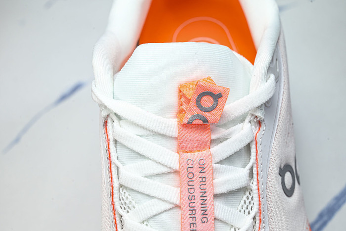 ON RUNNING CLOUDTILT LOW-TOP LIGHTWEIGHT CASUAL SHOES WHITE/ORANGE