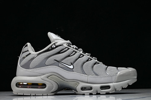 852630-021 AIR MAX PLUS WOLF GREY/BLACK-WHITE