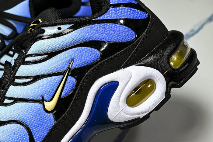 DX0755-001 AIR MAX PLUS OG BLACK/CHAMOIS/SKY BLUE/HYPER BLUE