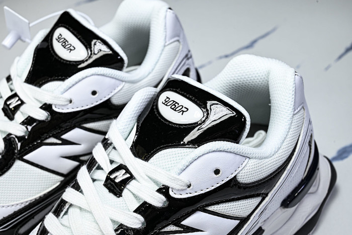 U906076M NEW BALANCE 9060 CO-BRANDED RETRO CASUAL SPORTS RUNNING SHOES WHITE/BLACK