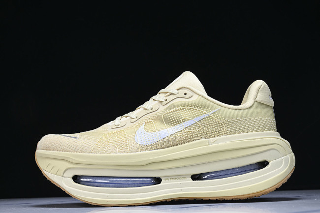 IM8334-200 VOMERO PREMIUM DESERT KHAKI/LIGHT KHAKI/COCONUT MILK/REFLECT SILVER