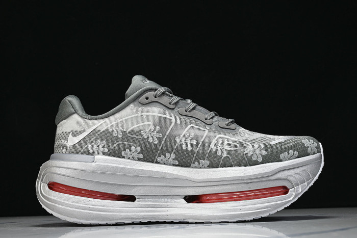 IQ0028-001 VOMERO PREMIUM QS GEYSER GREY/METALLIC SILVER/DARK STEEL GREY/PEONY
