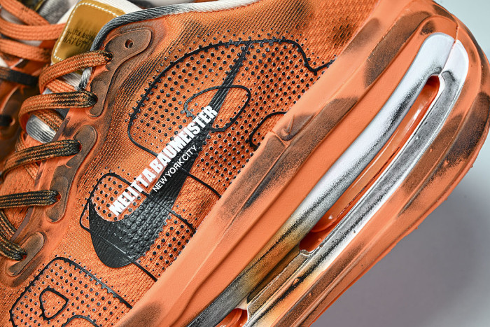 IQ7166-800 VOMERO PREMIUM TOTAL ORANGE/BLACK/HYPER CRIMSON/ORANGE CHALK/BARELY VOLT