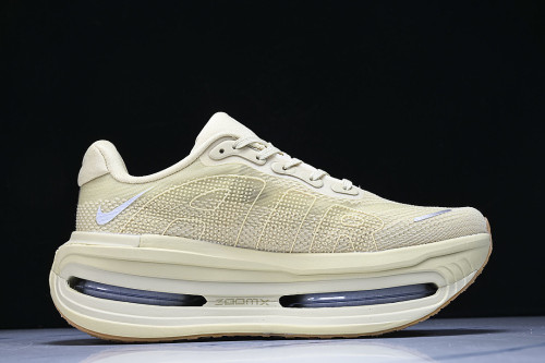IM8334-200 VOMERO PREMIUM DESERT KHAKI/LIGHT KHAKI/COCONUT MILK/REFLECT SILVER