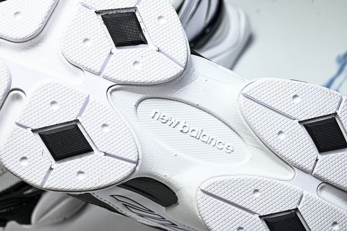 U906076M NEW BALANCE 9060 CO-BRANDED RETRO CASUAL SPORTS RUNNING SHOES WHITE/BLACK