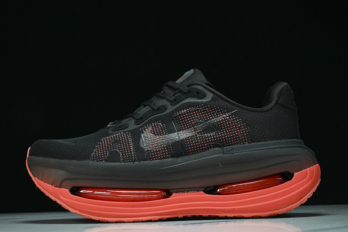 HQ2050-002 VOMERO PREMIUM BLACK/BLACK/BRIGHT CRIMSON