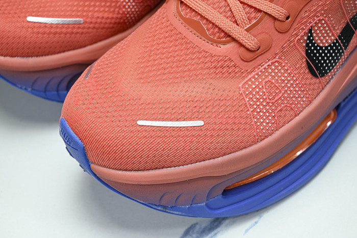 HQ2050-600 AIR ZOOM VOMERO PREMIUM ATOMIC PINK/RACER BLUE/CRIMSON TINT/BLACK