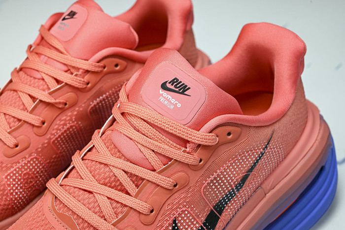 HQ2050-600 AIR ZOOM VOMERO PREMIUM ATOMIC PINK/RACER BLUE/CRIMSON TINT/BLACK