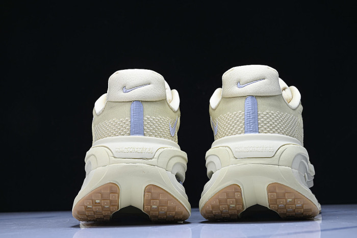 IM8334-200 VOMERO PREMIUM DESERT KHAKI/LIGHT KHAKI/COCONUT MILK/REFLECT SILVER