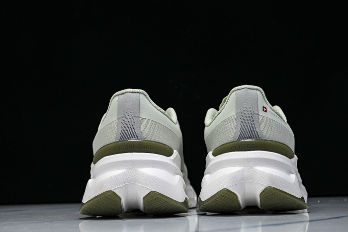 3MG10154672 ANTI SLIP OUTDOOR SPORTS SHOES FOR MEN AND WOMEN LIGHT GREEN/GREY