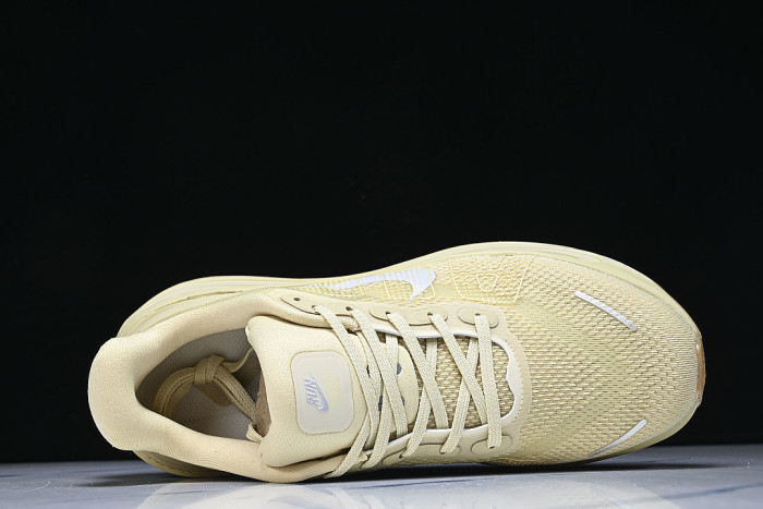 IM8334-200 VOMERO PREMIUM DESERT KHAKI/LIGHT KHAKI/COCONUT MILK/REFLECT SILVER