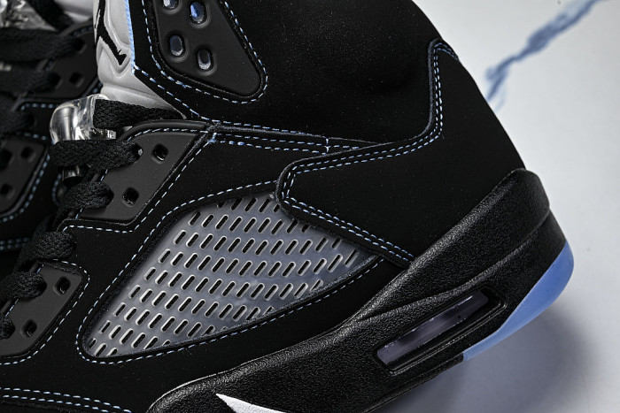 DD0587-008 AIR JORDAN 5 RETRO AJ5 COMFORTABLE AND BREATHABLE RUNNING SHOES BLACK/INKINESS