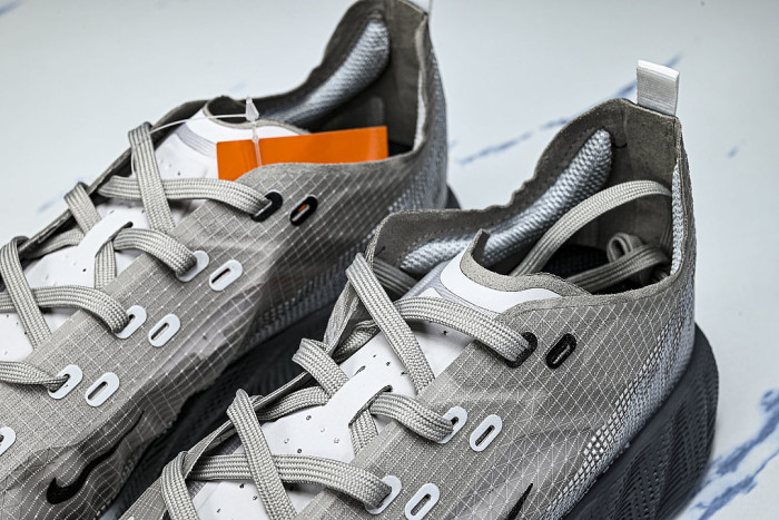 HM9697-001 COMFORTABLE SNUG WEAR RESISTANT AND BREATHABLE RUNNING SHOES DARK GRAY/GREY
