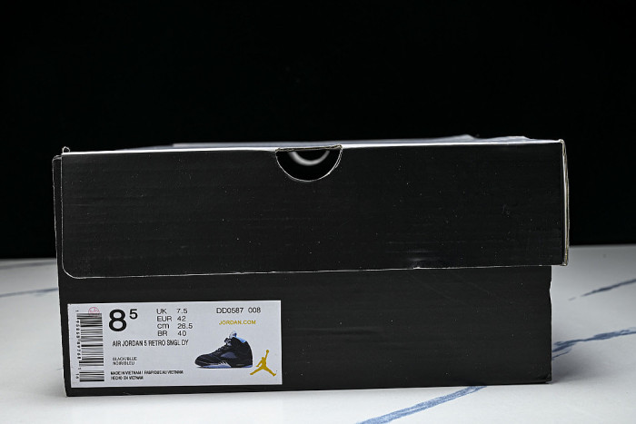 DD0587-008 AIR JORDAN 5 RETRO AJ5 COMFORTABLE AND BREATHABLE RUNNING SHOES BLACK/INKINESS