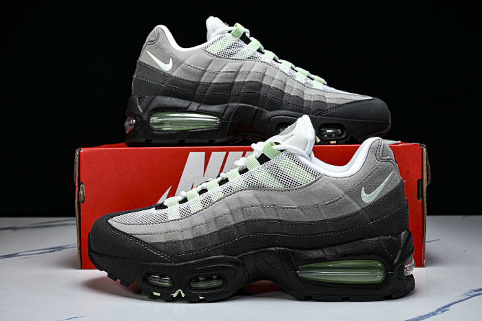 HJ5996-005 AIR MAX 95 ANTI SLIP AND WEAR RESISTANT AIR CUSHIONED RUNNING SHOES BLACK/GREY/GREEN
