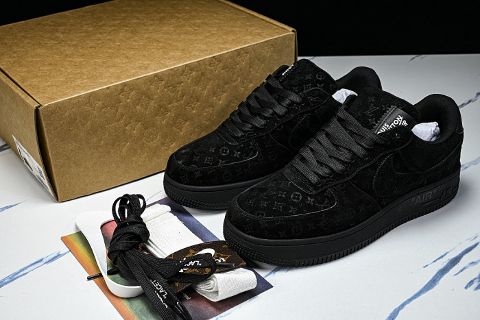 AIR FORCE 1 LOW-TOP CASUAL SNEAKERS BLACK/BLACK/BLACK