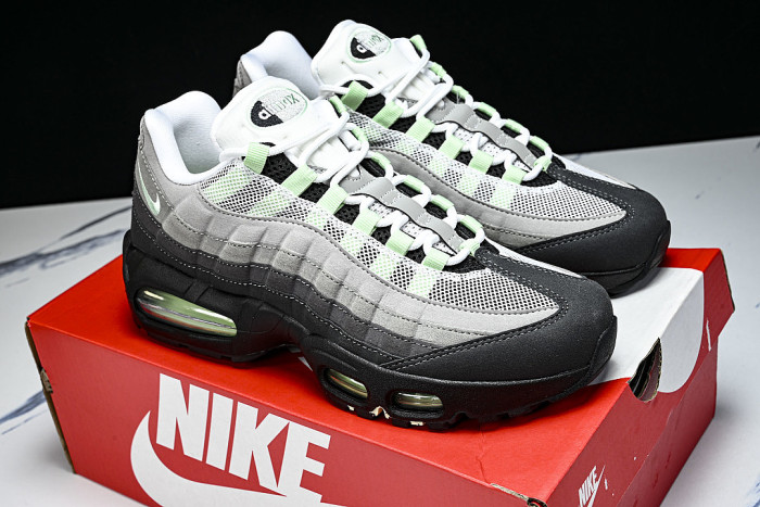 HJ5996-005 AIR MAX 95 ANTI SLIP AND WEAR RESISTANT AIR CUSHIONED RUNNING SHOES BLACK/GREY/GREEN