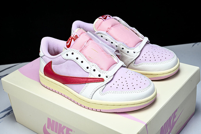 IQ7604-101 TRAVIS SCOTT X AIR JORDAN 1 LOW OG AJ1 BACK HOOK LOW TOP SHOES LIGHT PINK/RED