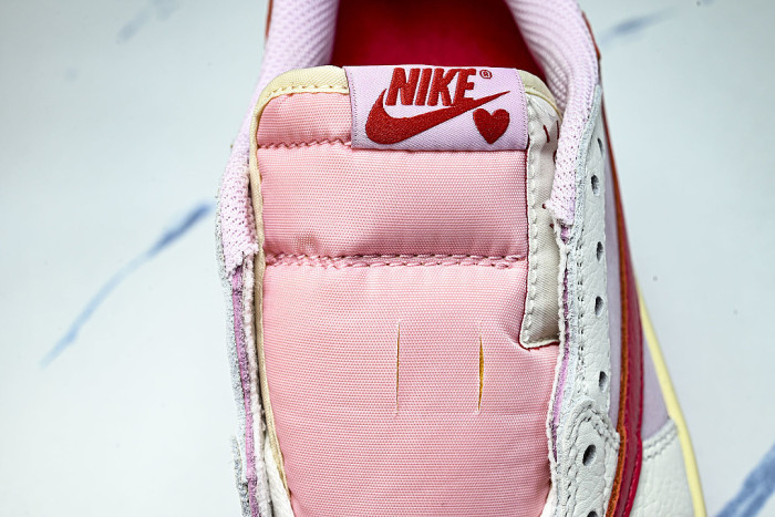 IQ7604-101 TRAVIS SCOTT X AIR JORDAN 1 LOW OG AJ1 BACK HOOK LOW TOP SHOES LIGHT PINK/RED