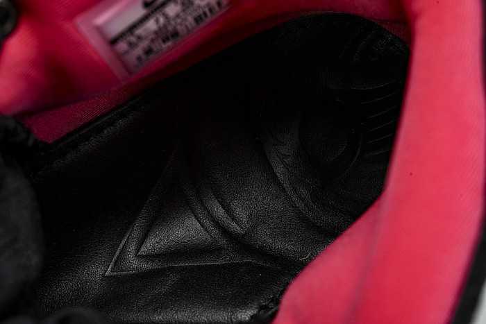 508214-006 AIR YEEZY 2 BLACK/BLACK-SOLAR RED