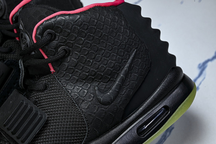 508214-006 AIR YEEZY 2 BLACK/BLACK-SOLAR RED