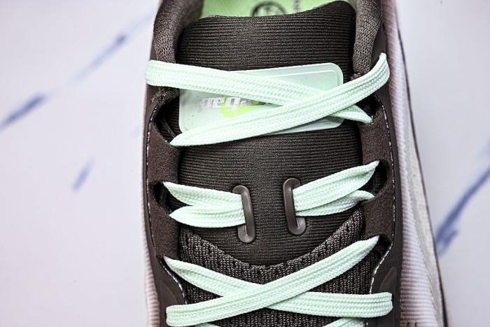 IW2349-001 AIR ZOOM PEGASUS 42 BREATHABLE LIGHTWEIGHT AND WEAR RESISTANT SHOES WHITE/BLACK
