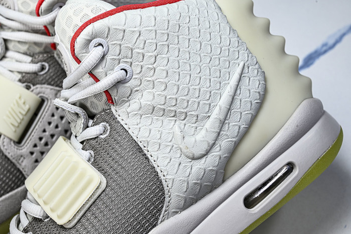 508214-010 AIR YEEZY 2 WOLF GREY/PURE PLATINUM