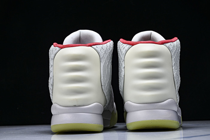 508214-010 AIR YEEZY 2 WOLF GREY/PURE PLATINUM