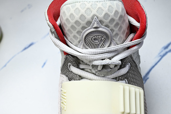508214-010 AIR YEEZY 2 WOLF GREY/PURE PLATINUM