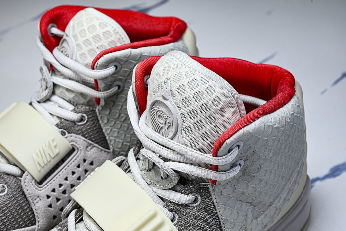 508214-010 AIR YEEZY 2 WOLF GREY/PURE PLATINUM