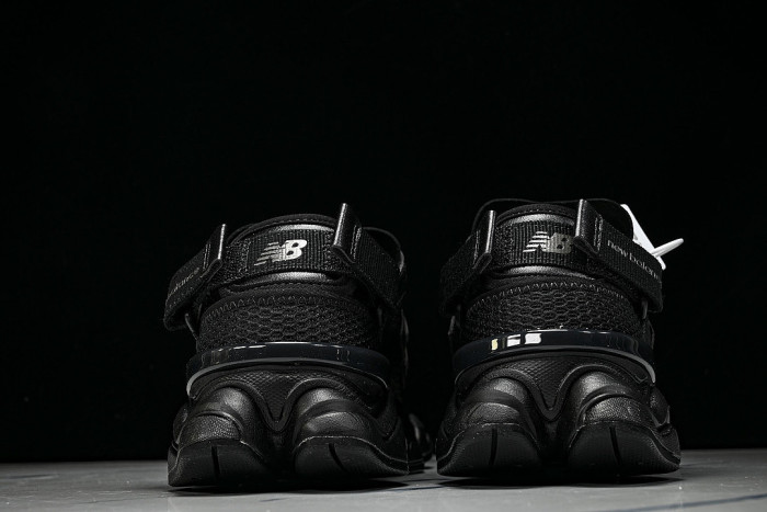 U90604SC RETRO CASUAL SPORTS LIFESTYLE SHOES OFF BLACK/BLACK/BLACK