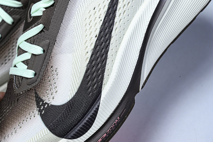 IW2349-001 AIR ZOOM PEGASUS 42 BREATHABLE LIGHTWEIGHT AND WEAR RESISTANT SHOES WHITE/BLACK