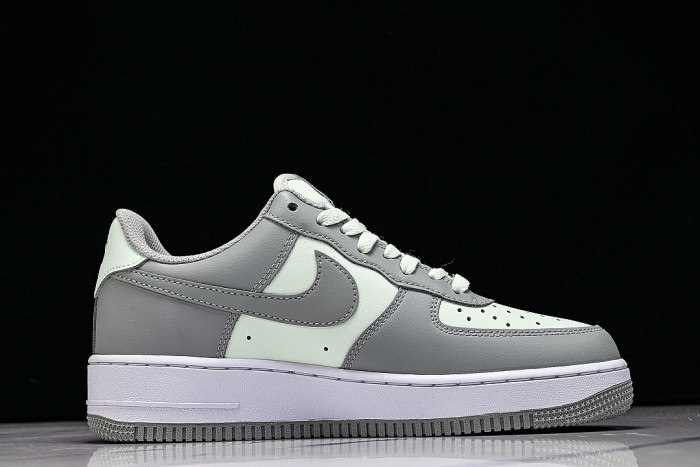 FJ4146-302 AIR FORCE 1 07 LOW CASUAL SNEAKERS GREY/GREEN