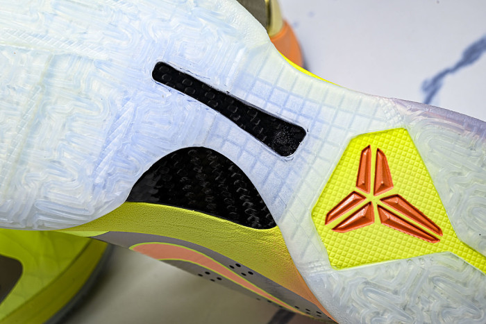 IQ9316-200 ZOOM KOBE 5 PROTRO THE ACADEMY PE BROWN/YELLOW/ORANGE