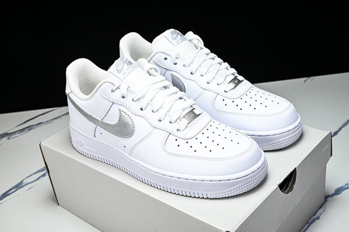 FJ4146-134 AIR FORCE 1 07 LOW CASUAL SNEAKERS WHITE/GREY/WHITE