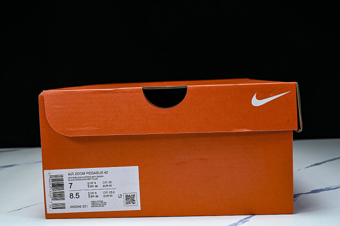 IW2349-001 AIR ZOOM PEGASUS 42 BREATHABLE LIGHTWEIGHT AND WEAR RESISTANT SHOES WHITE/BLACK
