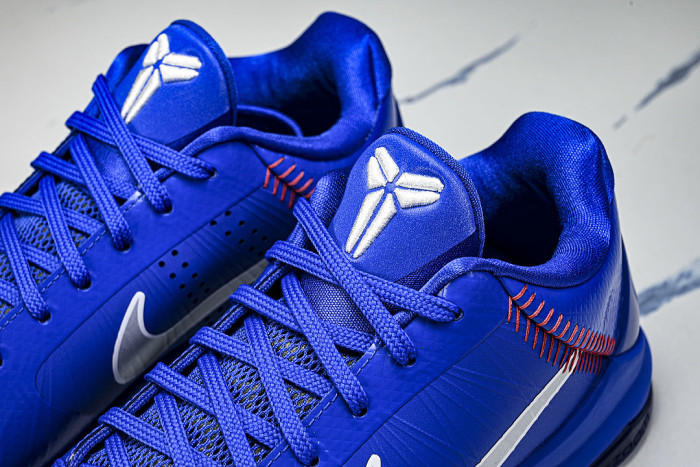 IO6256-400 KOBE 5 PROTRO RUSH BLUE/WOLF GREY/COMET RED
